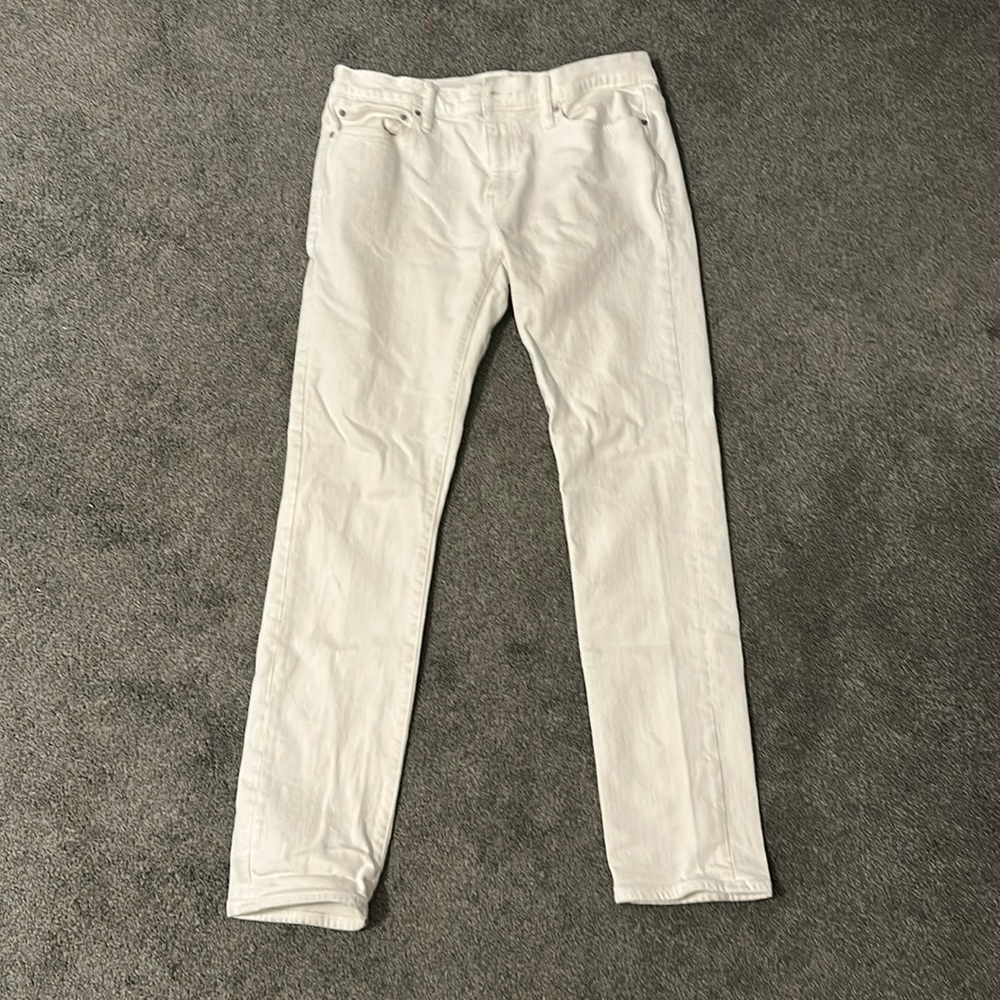 White denim pants